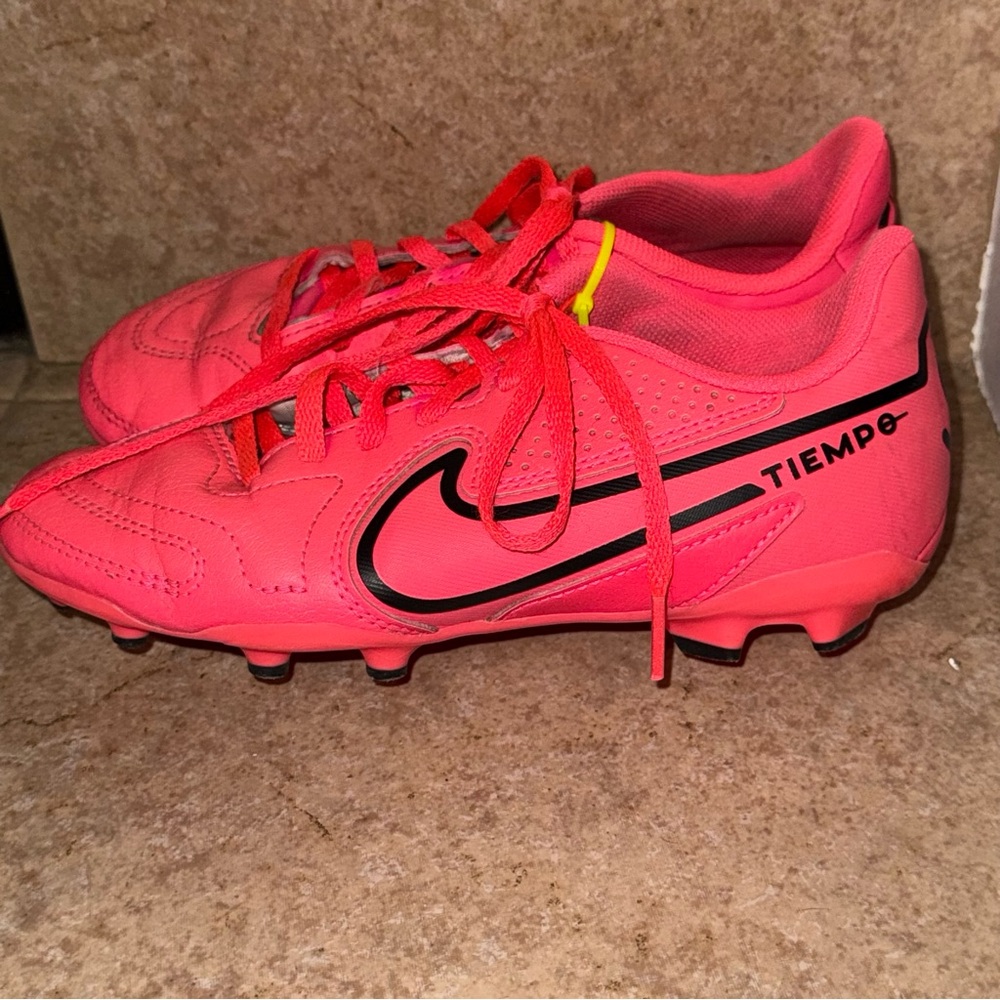 Nike Tiempo Kids Shoes in Bright Pink and Black